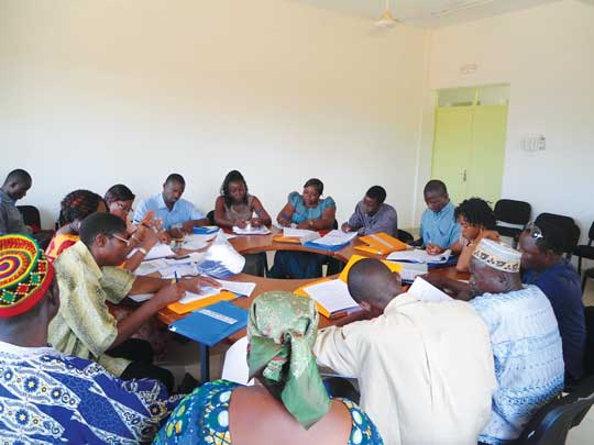Meeting of a communal commission © Handicap International